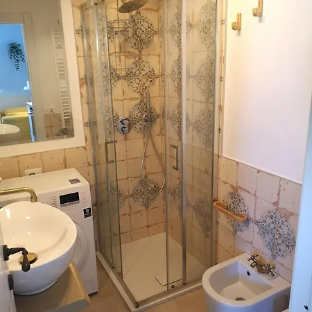 Two-room Monopoli